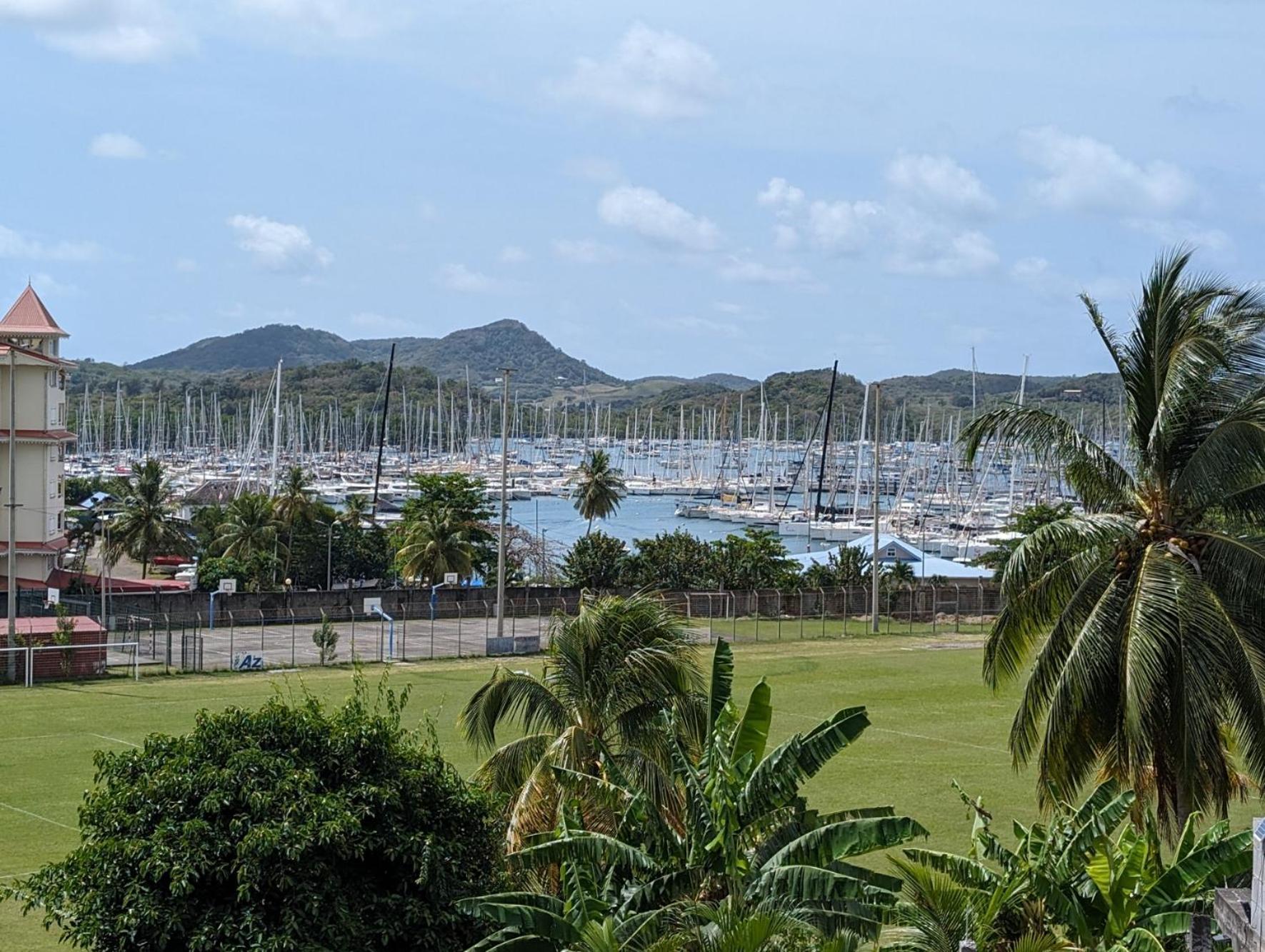 Studio Ti Plezi 26M A 2 Pas Marina Du Marin Climatise Parking Le Marin Bagian luar foto